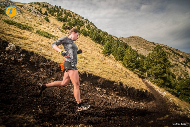 Marta Palau en pleno descenso de la Fly Running La Molina Foto (c) Oriol Batista