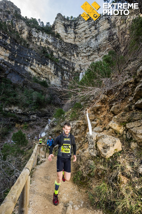 Bajada del desafío Lurbel, descendiendo del nacimiento del Río Mundo. Foto: Extreme Photo