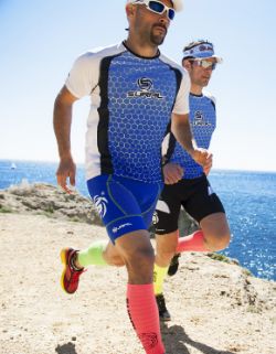 Sural ofrece prendas para corredores. Foto: Sural