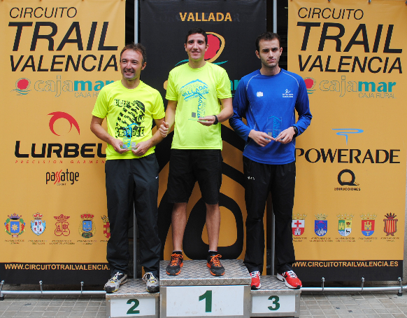 Podio masculino de la carrera corta. Foto: Organización