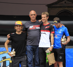 08.08.15 podio_men
