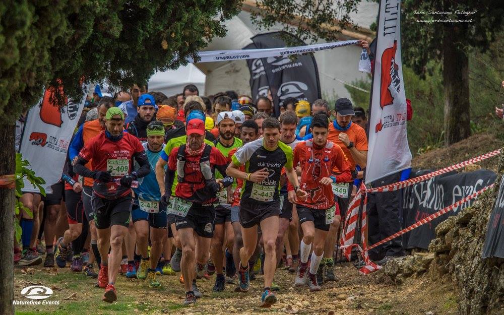 Salida de la carrera de 11km del trailSeries Les Ermites Foto © Jordi Santacana