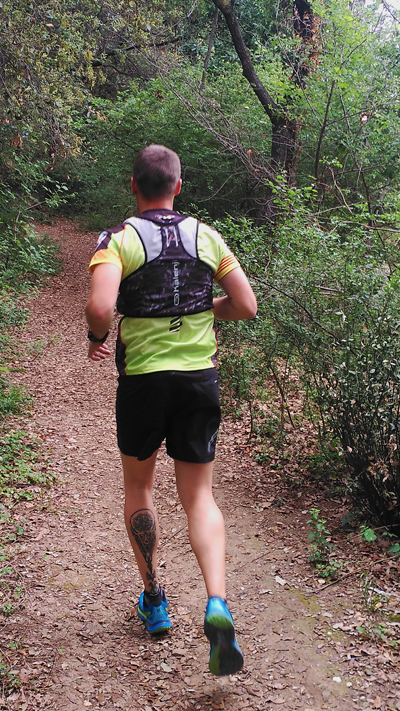 La mochila-chaleco Kalenji ha sido una buena compañera para correr por la montaña