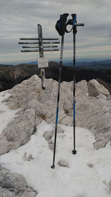 Los bastones Raidlight en la cima de Gra de Fajol