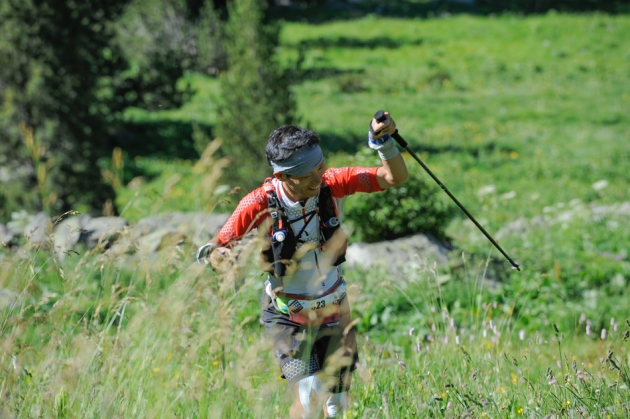 Un corredor pasando por el refugio de Sorteny en la pasada edición de la Ronda dels Cims Foto: Gemma Pla 