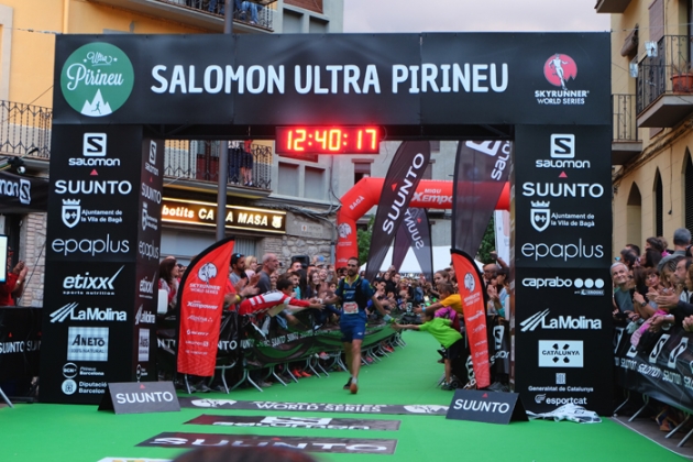 Jessed Hernández llegando a meta de la Ultra Pirineu 2016 Foto (c) Pol Puig Collderram