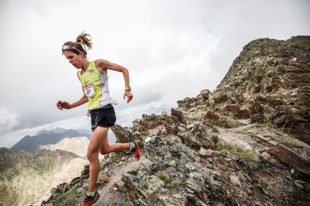 Laura Orgue volando en la Skyrace Comapedrosa en Andorra Foto (c) Ian Coreless