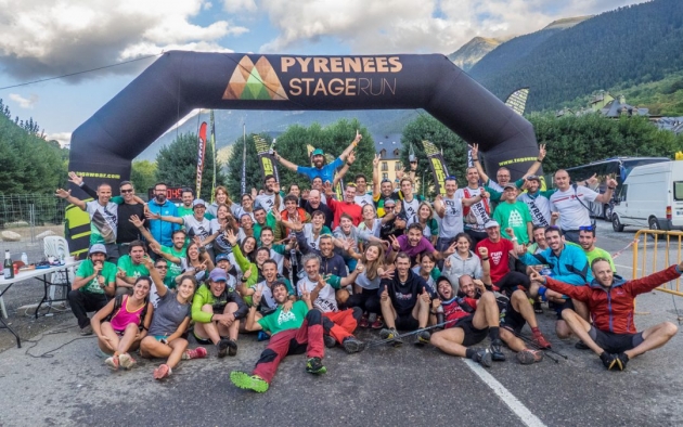 Foto de familia de la primera Pyrenees Stage Run Foto (c) Jordi Santacana