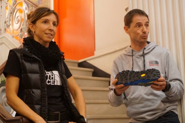 Responsables de la marca presentando las Ultra Endurance