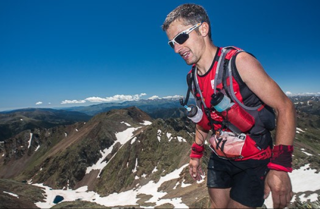 La Ronda dels Cims 2015 se celebrará los próximos días 25-28 de Junio, dentro de las cinco pruebas que forman el AUTV. Aquí el vencedor de la pasada edición, Francesc Solé,  en un momento de la prueba. Foto: AUTV