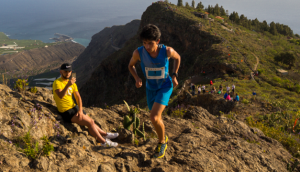 El corredor colombiano, Saúl Padua, cumplió con su papel de favorito y se coronó como vencedor del Kilómetro Vertical Trasvulcania Binter. Créditos: Alex Díaz / Transvulcania