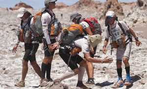 Chema Martínez vence y Andres Llédo decimo quinto en el Atacama Crossing Foto: Organización