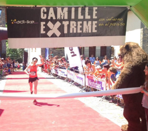 Oihana Kortazar vence incluso al oso y establece un nuevo récord en la Camille Extreme. Foto: Organización