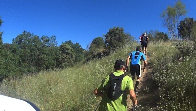 Una de las duras subidas por sendero de La Ruta del Cobre. Foto: Organización