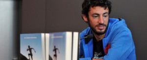 Kilian Jornet durante la presentación de su segundo libro La frontera invisible (Jordi García)