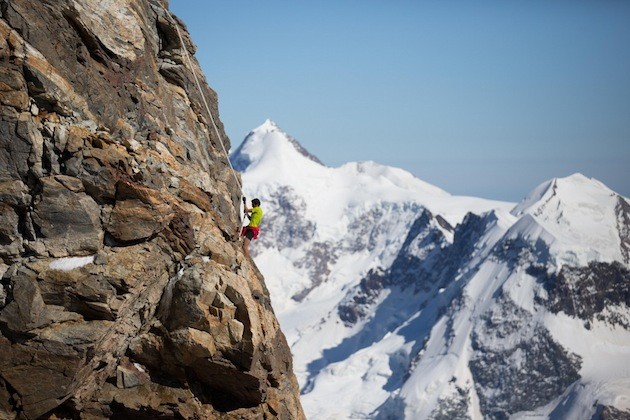 Kilian Jornet durante su récord en el Cervino. Foto: Summits of my life.