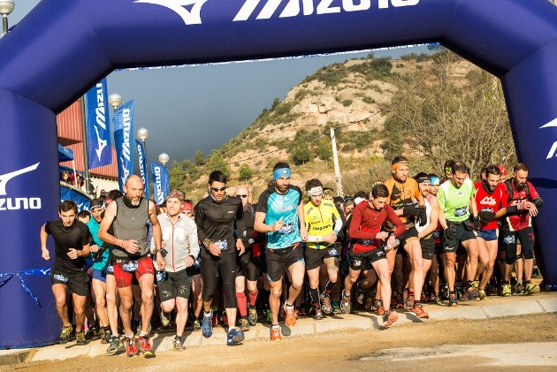 Salida de los participantes. Foto: Montserrat Skyrace.