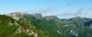 La EH Mendi Erronka atraviesa la espectacular Sierra de Aralar (foto: organización)