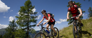 Ante una lesión de tobillo, puede ser conveniente sustituir la carrera a pie por bici, para seguir trabajando el fondo pero sin sobrecargar el tobillo (foto: sakerattgora)