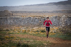 Pau Capell, a la postre vencedor, durante el II Trail dels Fars. Foto: Organización