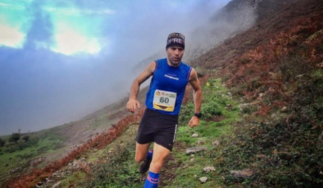 Los viejos roqueros nunca mueren: ¡Raúl García Castán sigue dando guerra en las carreras de montaña por Asturias!  Imagen: Issiphoto