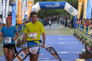 Manuel Merillas, vencedor absoluto de la Gorbeia Suzien Ternua, con un tiempo de 2:57:01. Foto: Organización