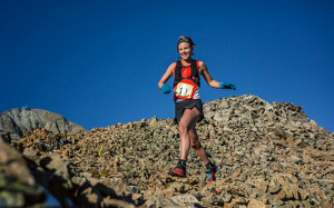 ¡Sonriente! La campeona del mundo de Skyrunner® Ultra Series 2015 se ha mostrado imbatible en distancia Ultra esta temporada. Foto: (c) Ian Corless/ISF