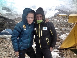 Núria Picas y Ferran Latorre en el campamento base. Foto: Núria Picas.