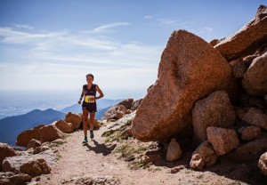 De récord en récord, Mathys gana a lo grande la Pikes Peak ante la mirada de Gordón