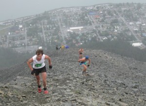 ¿Conoces la famosa Mount Marathon de Alaska?  Salomon TV te la descubre