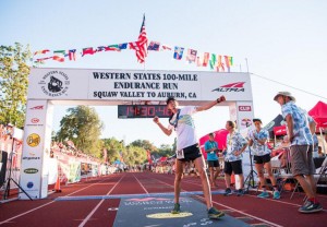 Jim Walmlsey dinamita el récord de la Western States