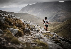 Los oros de Kilian Jornet y Laura Orgué llevan a España a la gloria por equipos