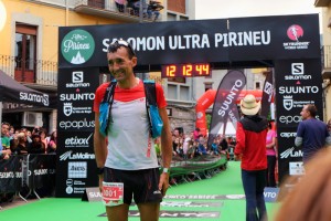 Miguel Heras contento tras ganar su tercera Ultra Pirineu Foto (C) Pol Puig Collderram