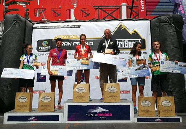 Daniel Osanz y Gisela Carrión, campeones de España de carreras verticales en Sierra Nevada