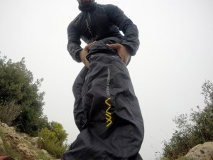 Detalle de los WAA Ultra Rain Pants Foto (c) Pol Puig Collderram