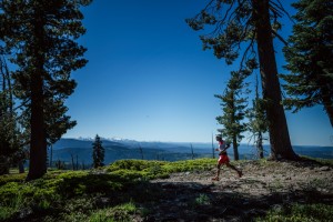 Tòfol corriendo por unos paisajes brutales!  Imagen (c) Jordi Saragossa